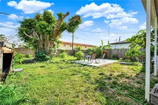 851 SW 1st St, Florida City, FL 33034 - Photo 5