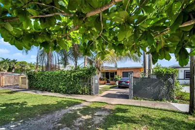 851 SW 1st St, Florida City, FL 33034 - Photo 3