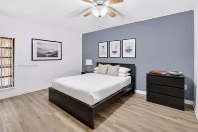6705 Kingsmoor Way, Miami Lakes, FL 33014 - Photo 15