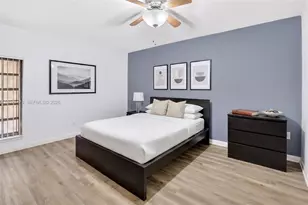 6705 Kingsmoor Way, Miami Lakes, FL 33014 - Photo 15