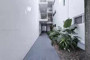 9159 SW 77th Ave, Miami, FL 33156 - Photo 3