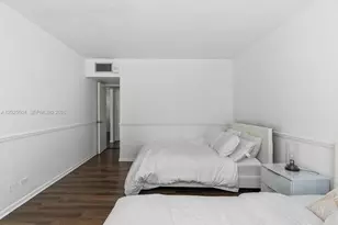 5005 Collins Ave, Miami Beach, FL 33140 - Photo 23