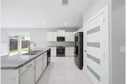 4107 NE 20th St, Homestead, FL 33033 - Photo 5