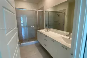 4636 NW 84th Ave, Doral, FL 33166 - Photo 17
