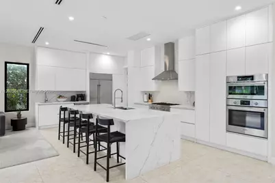 5753 SW 31st St, Miami, FL 33155 - Photo 11