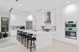 5753 SW 31st St, Miami, FL 33155 - Photo 11