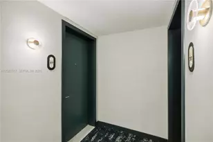 77 SE 5, Miami, FL 33131 - Photo 3