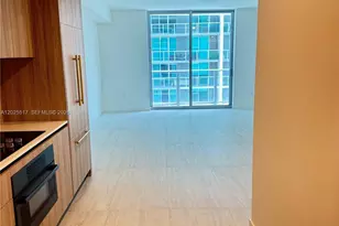 77 SE 5, Miami, FL 33131 - Photo 5
