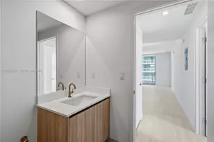 77 SE 5, Miami, FL 33131 - Photo 13