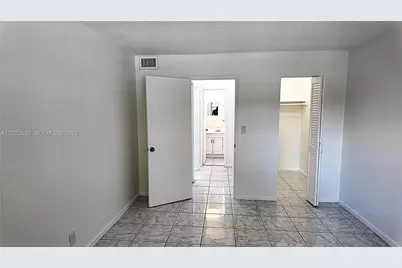 31 SE 2nd Ave #203, Hallandale Beach, FL 33009 - Photo 11