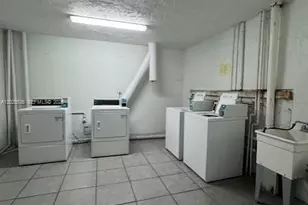 1655 W 44th Pl, Hialeah, FL 33012 - Photo 13