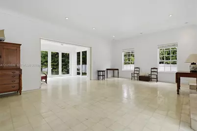 2535 Sunset Dr, Miami Beach, FL 33140 - Photo 15