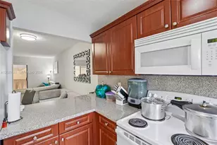 6041 W 24th Ave, Hialeah, FL 33016 - Photo 13