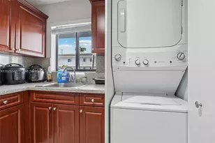 6041 W 24th Ave, Hialeah, FL 33016 - Photo 15