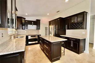 5785 SW 89th Ave, Miami, FL 33173 - Photo 3