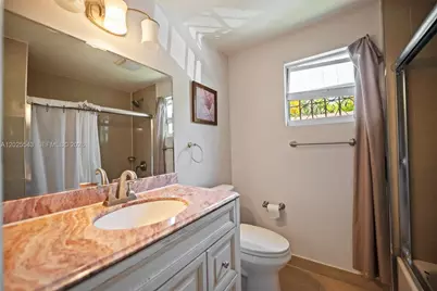 1053 NW 28th St, Miami, FL 33127 - Photo 19