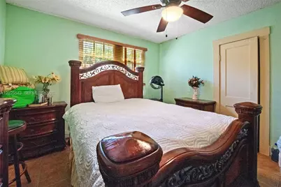 1053 NW 28th St, Miami, FL 33127 - Photo 17
