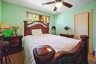 1053 NW 28th St, Miami, FL 33127 - Photo 17