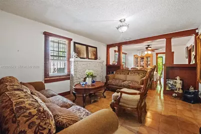 1053 NW 28th St, Miami, FL 33127 - Photo 7