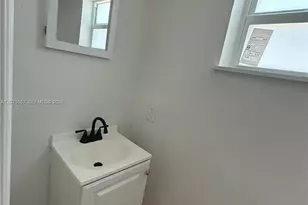1450 NE 151st St, Miami, FL 33162 - Photo 9