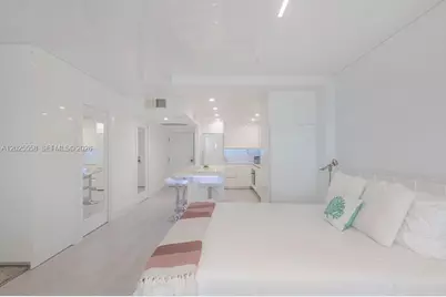 2301 Collins Ave #811, Miami Beach, FL 33139 - Photo 13