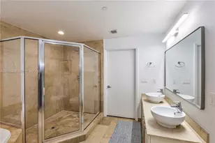 700 NE 25th St, Miami, FL 33137 - Photo 11