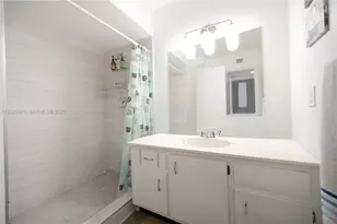 16400 NE Golf Club Rd, Weston, FL 33326 - Photo 21