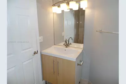 2881 N Oakland Forest Dr #112, Oakland Park, FL 33309 - Photo 17