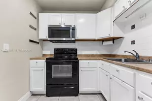 1210 S 24th Terrace, Hollywood, FL 33020 - Photo 19