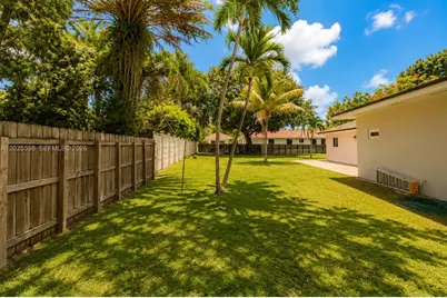 9421 SW 150th St, Miami, FL 33176 - Photo 27