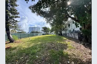 6949 Bay Dr, Miami Beach, FL 33141 - Photo 7