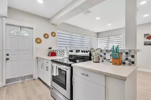10004 E Bay Harbor Dr, Bay Harbor Islands, FL 33154 - Photo 11