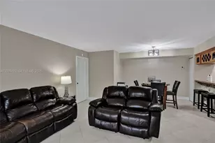 927 NE 199th St, Miami, FL 33179 - Photo 27