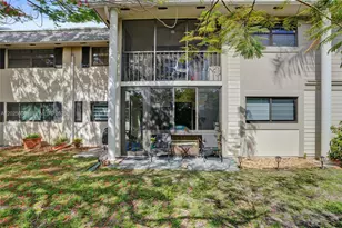 927 NE 199th St, Miami, FL 33179 - Photo 19