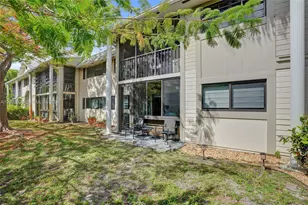 927 NE 199th St, Miami, FL 33179 - Photo 19