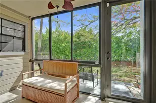 927 NE 199th St, Miami, FL 33179 - Photo 25
