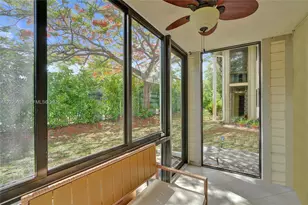 927 NE 199th St, Miami, FL 33179 - Photo 17
