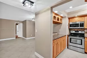927 NE 199th St, Miami, FL 33179 - Photo 43