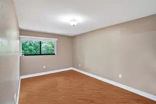 927 NE 199th St, Miami, FL 33179 - Photo 61