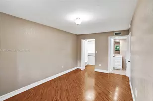 927 NE 199th St, Miami, FL 33179 - Photo 9