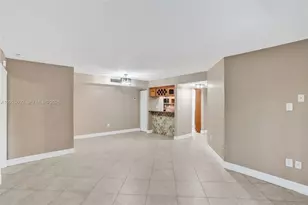 927 NE 199th St, Miami, FL 33179 - Photo 51