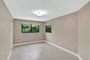927 NE 199th St, Miami, FL 33179 - Photo 41