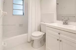 421 NE 1st St, Hallandale Beach, FL 33009 - Photo 7