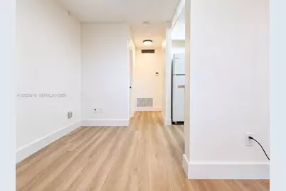 421 NE 1st St #221, Hallandale Beach, FL 33009 - Photo 3