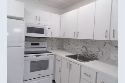 77 Preston B #77, Boca Raton, FL 33434 - Photo 11
