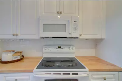 181 Crandon Blvd #405, Key Biscayne, FL 33149 - Photo 9
