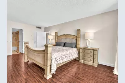 5401 Collins Ave #107, Miami Beach, FL 33140 - Photo 15