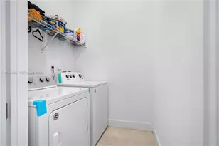 9915 NW 75th St, Doral, FL 33178 - Photo 19