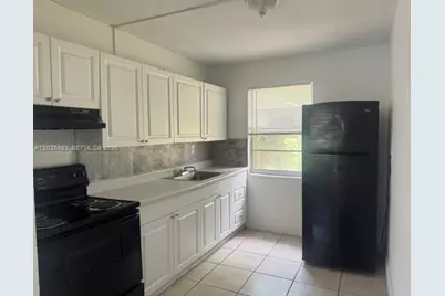 610 5th St #5, West Palm Beach, FL 33401 - Photo 1