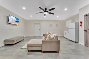 9501 E Palmetto Club Ln E, Palmetto Bay, FL 33157 - Photo 25